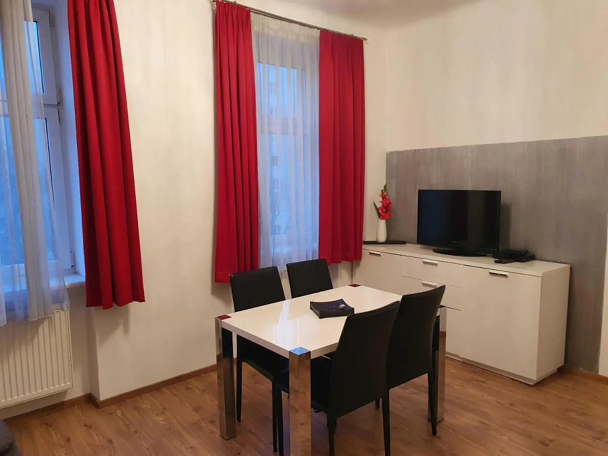 Vibrant Red Apartment I Contactless Check-In Wien
